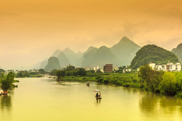 叶片一能进行光合作用着部位是（　　）A．只有表皮细胞B．只有叶肉细胞C．只有保卫细胞D．所有含叶绿体的